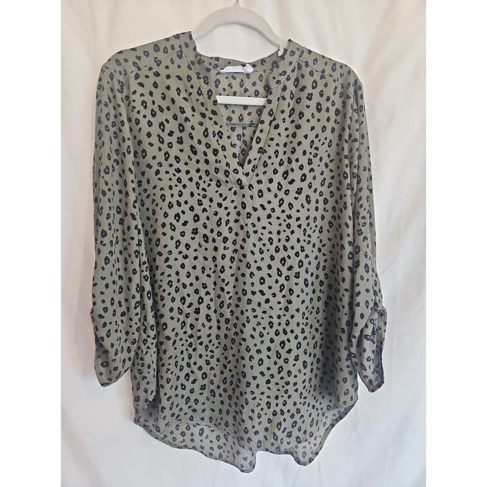 Lush Blouse Women XL Sage Green Excellent Leopard Print V-Neck Roll-Tab Sleeve